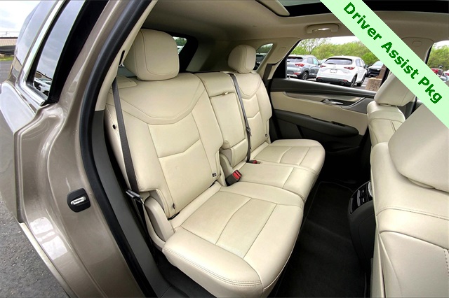 Vehicle image 27 of 32