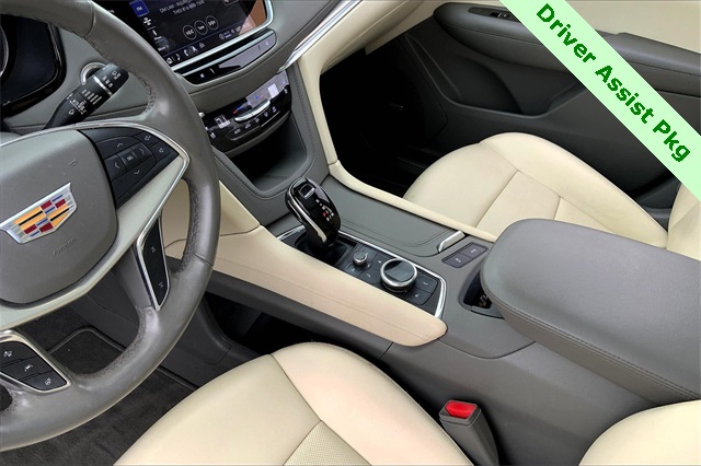 Vehicle image 17 of 32