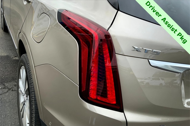 Vehicle image 29 of 32