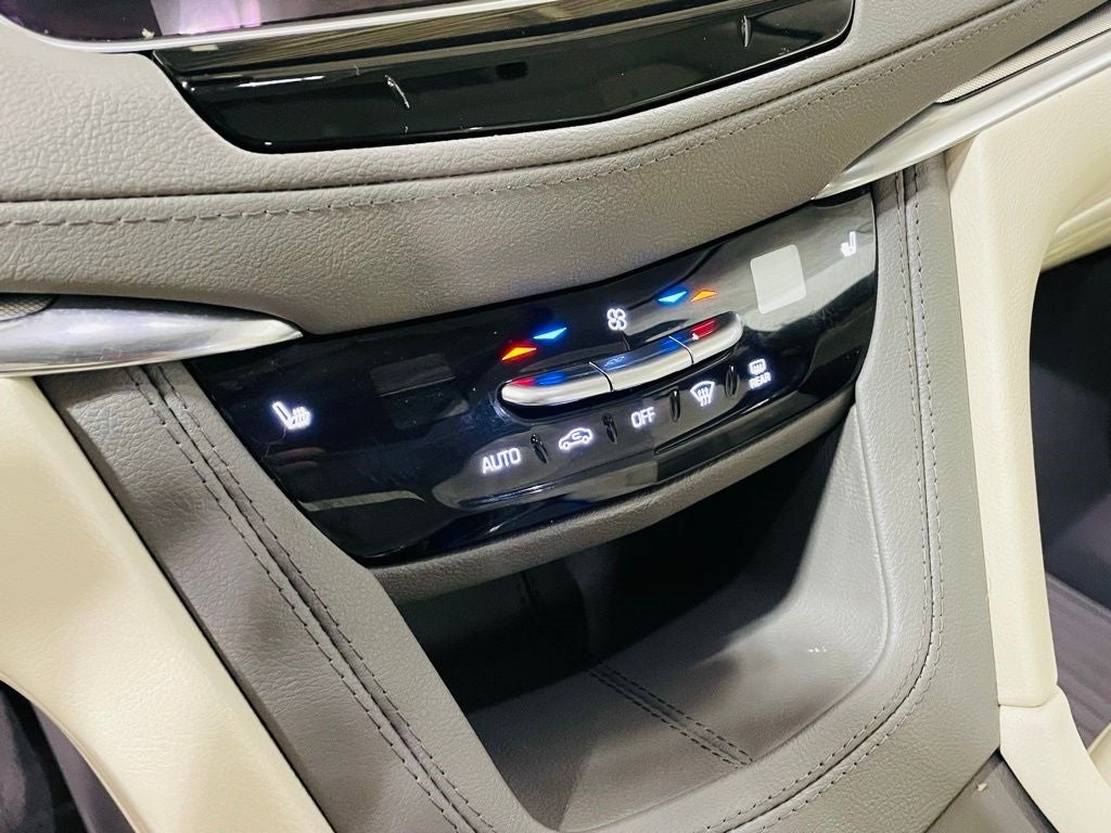 Vehicle image 38 of 48
