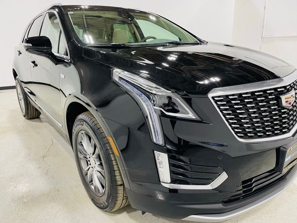 Vehicle image 10 of 48