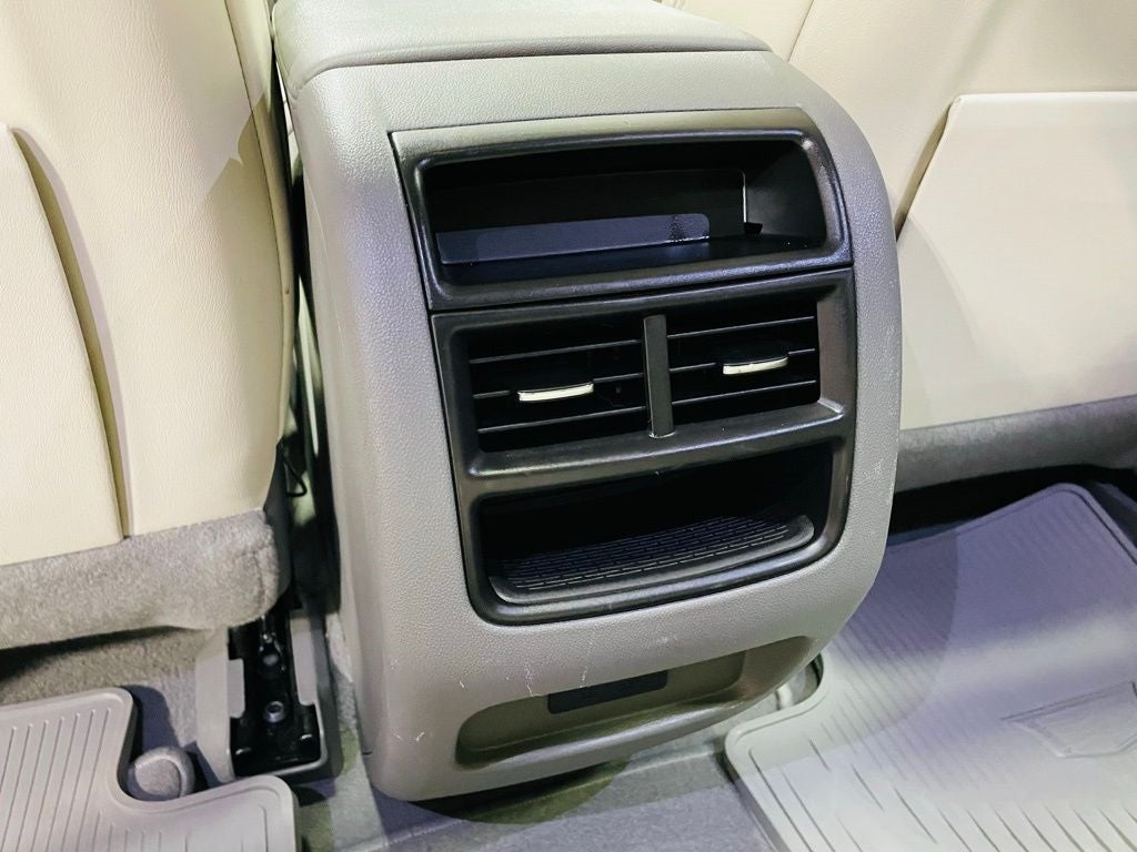 Vehicle image 42 of 48