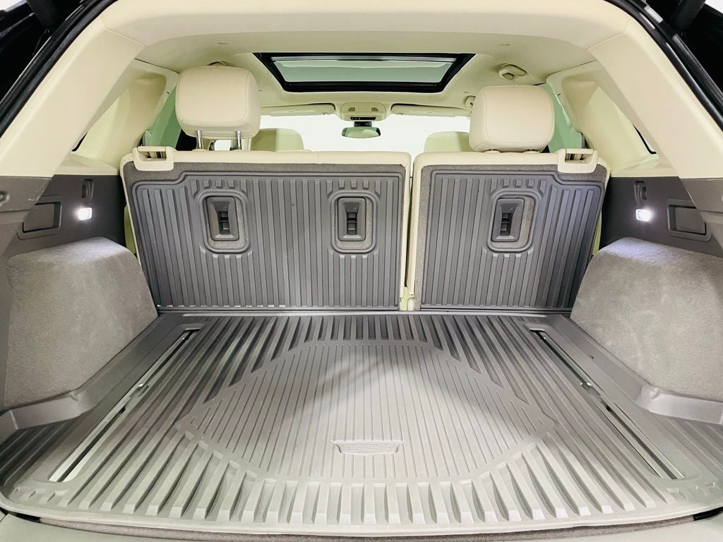 Vehicle image 23 of 48