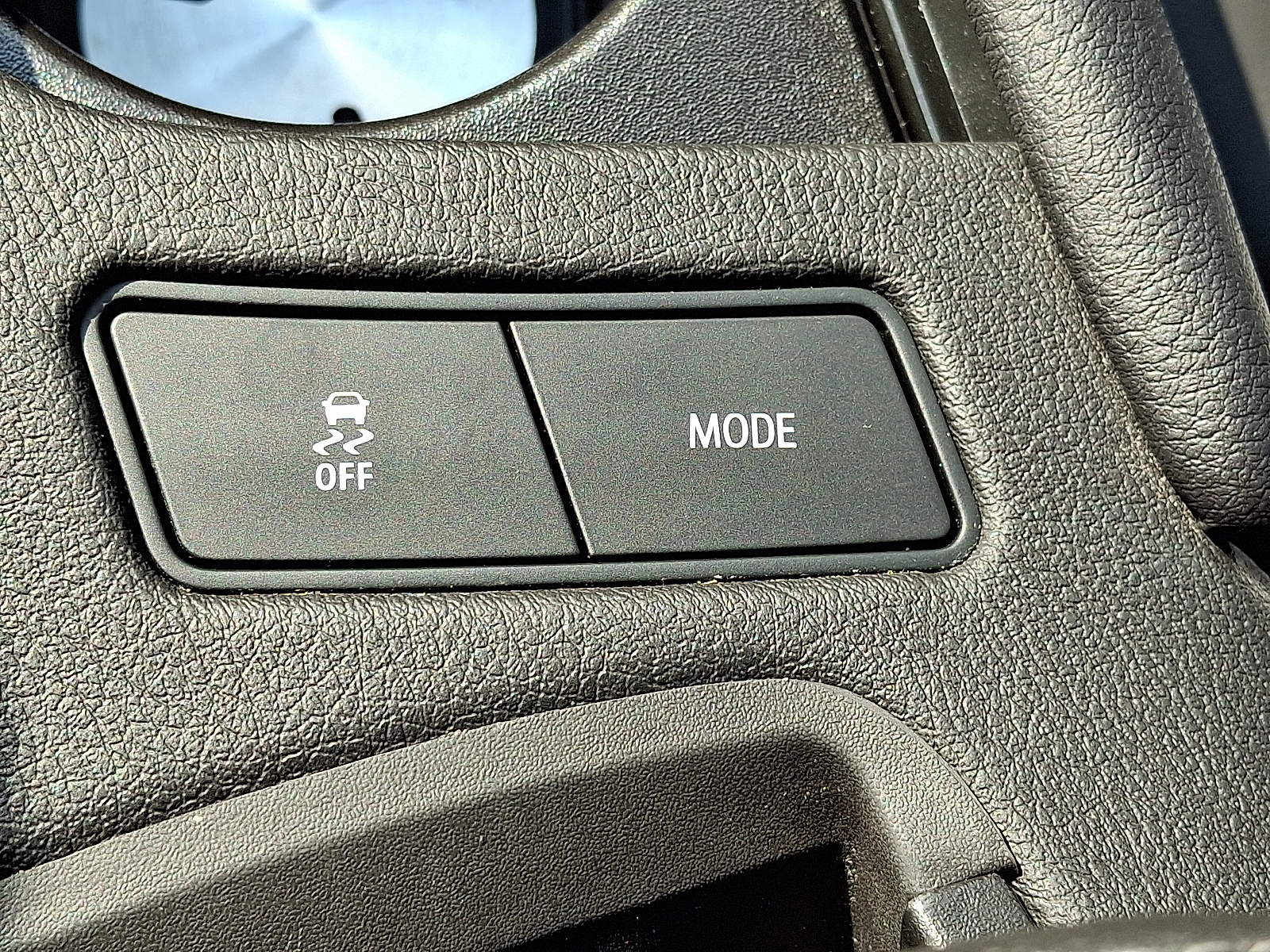 Vehicle image 25 of 30