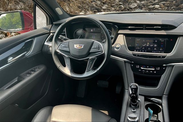 Vehicle image 13 of 33