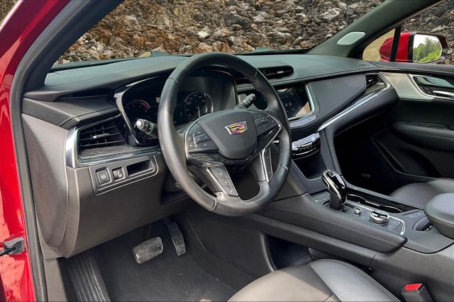 Vehicle image 14 of 33