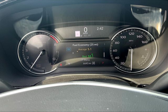 Vehicle image 19 of 33