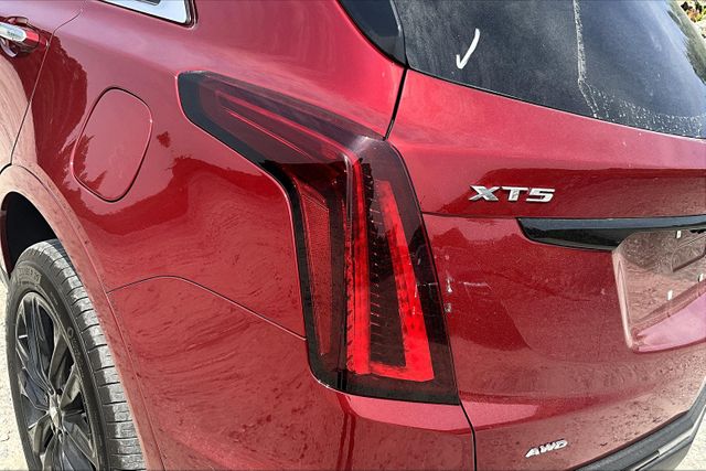Vehicle image 24 of 33
