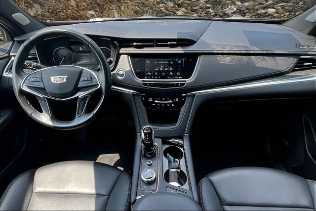 Vehicle image 15 of 33