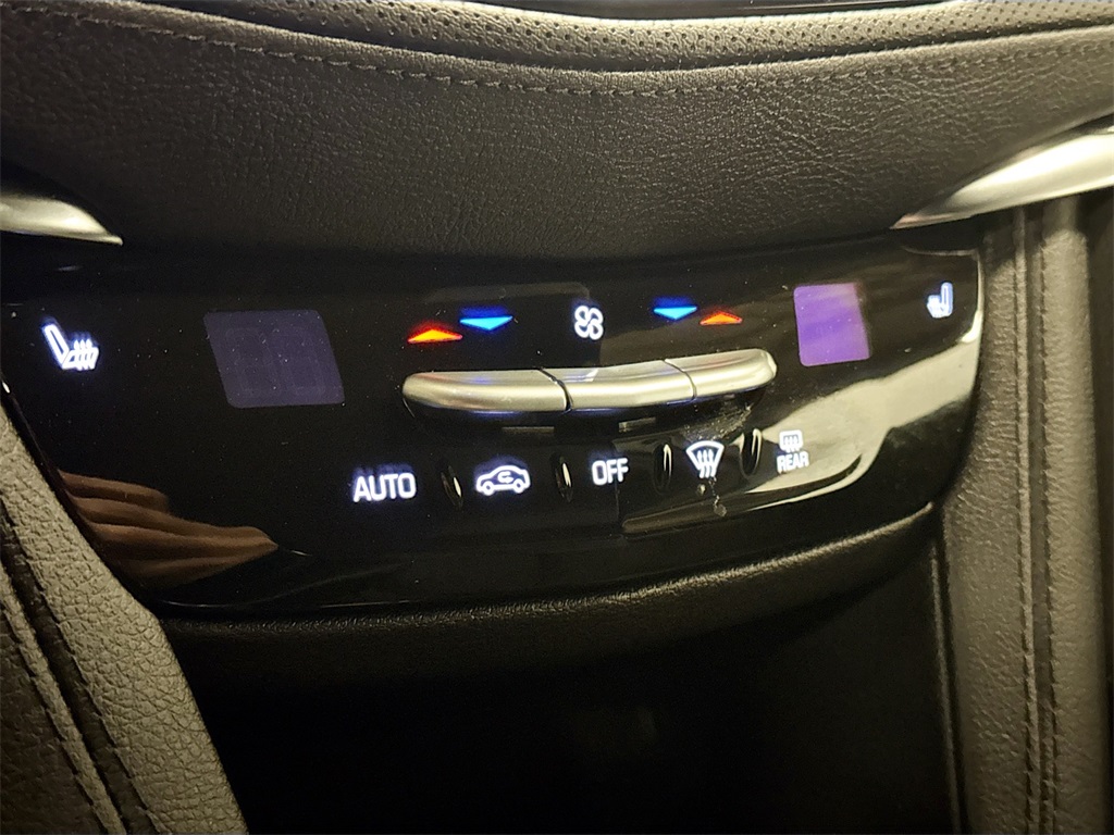Vehicle image 15 of 33