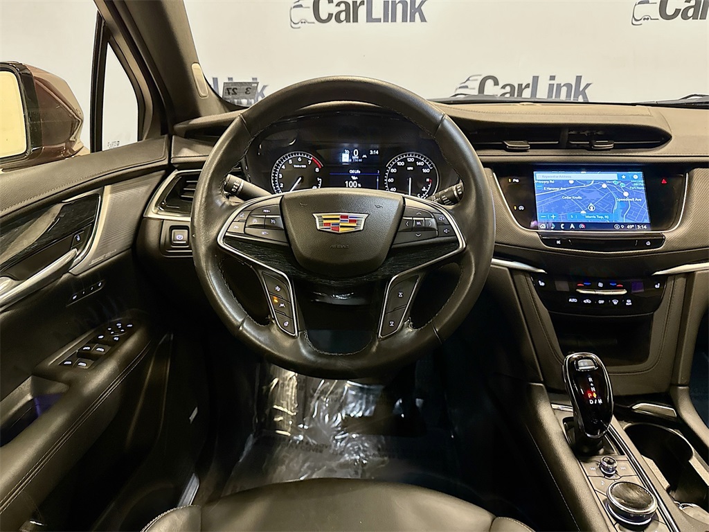 Vehicle image 23 of 33