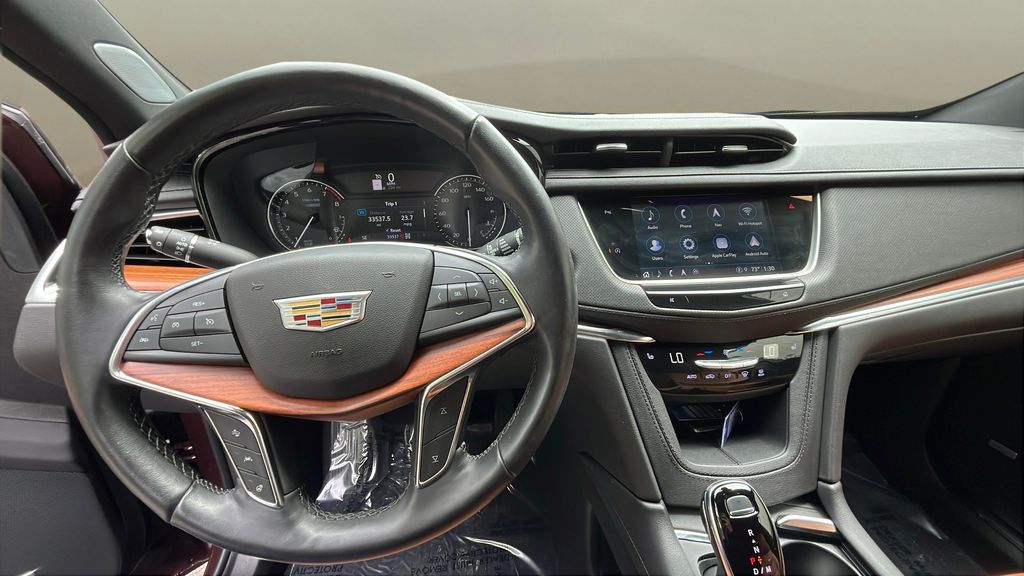 Vehicle image 17 of 24