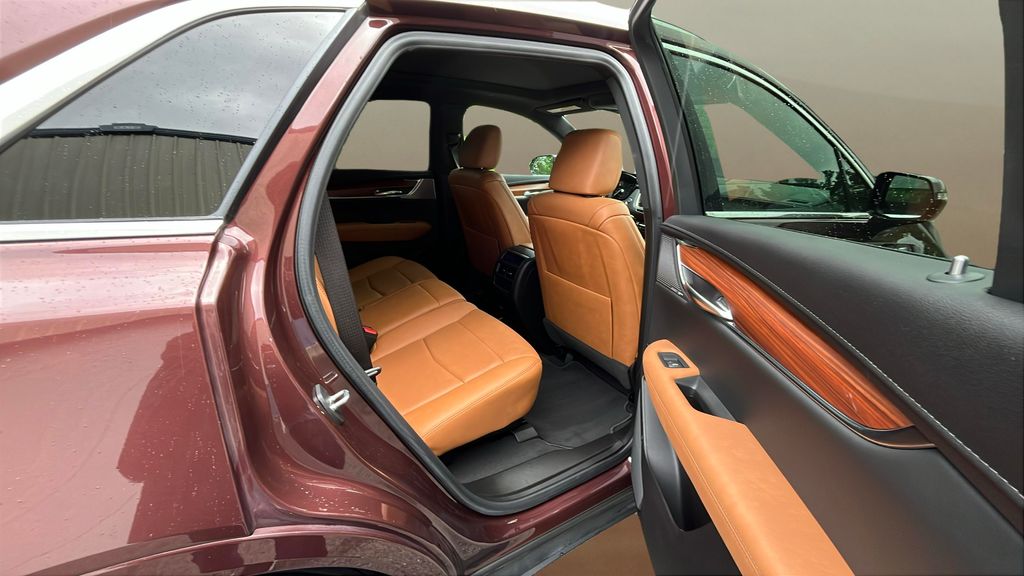 Vehicle image 15 of 24