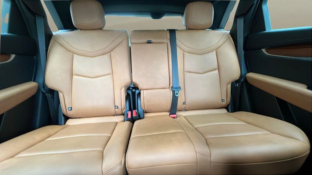Vehicle image 16 of 24