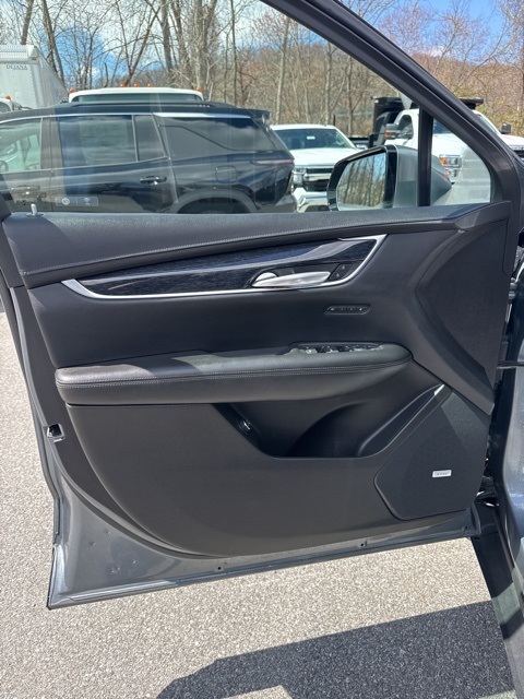 Vehicle image 11 of 31