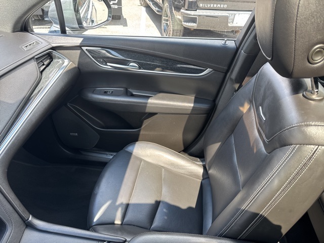 Vehicle image 25 of 31