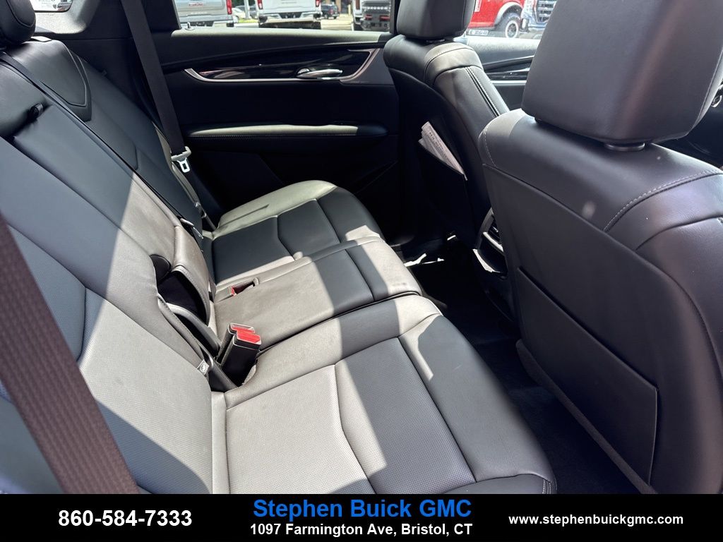 Vehicle image 11 of 29