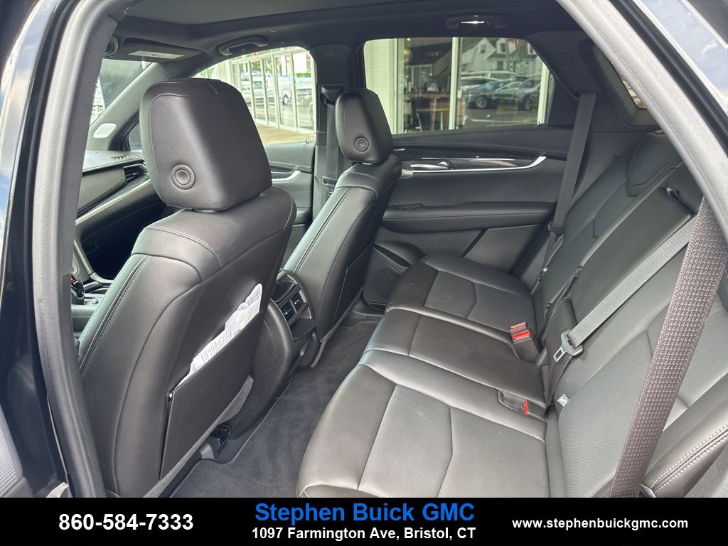 Vehicle image 13 of 29