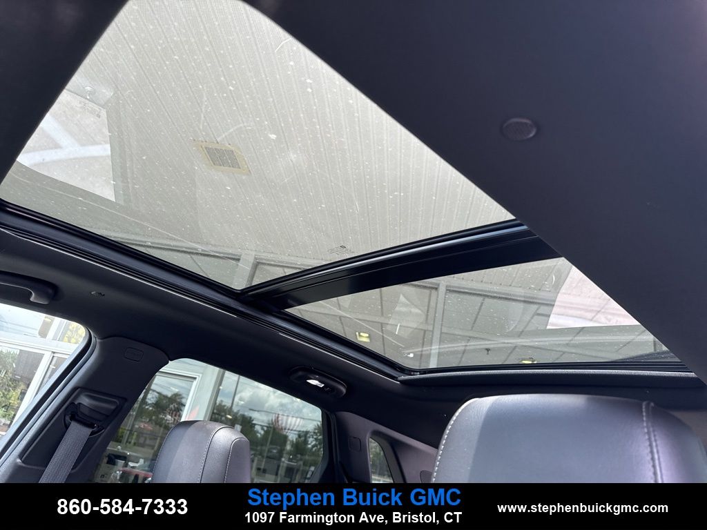 Vehicle image 21 of 29
