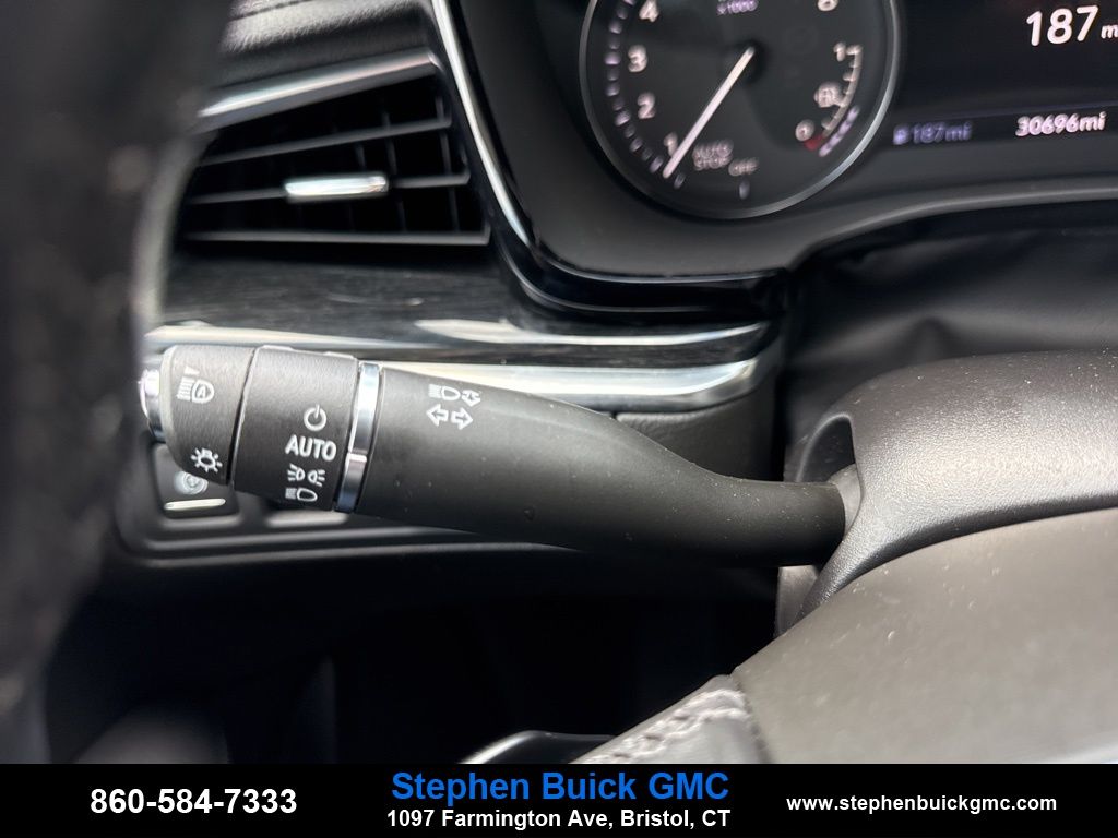 Vehicle image 22 of 29