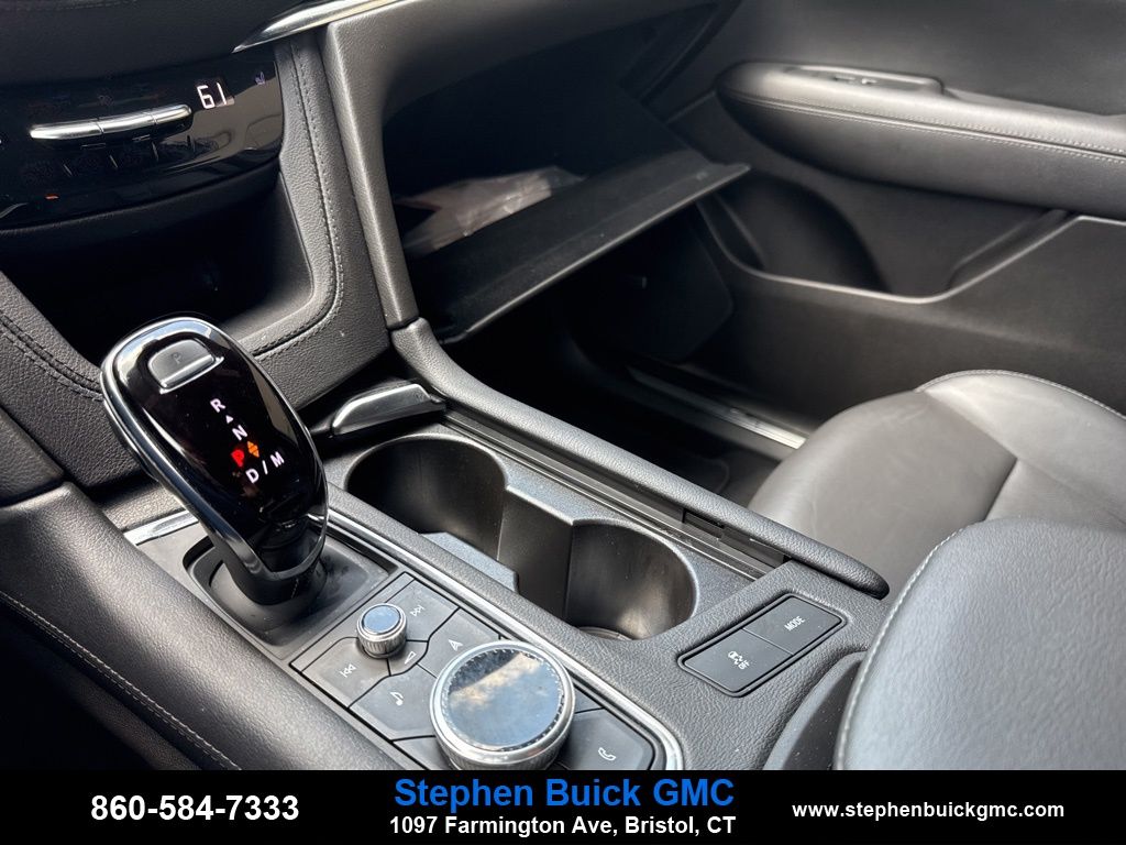 Vehicle image 23 of 29