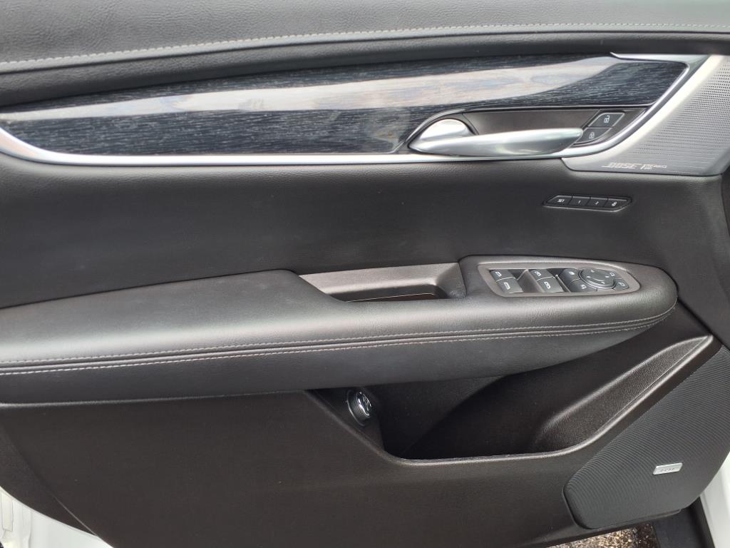 Vehicle image 19 of 34