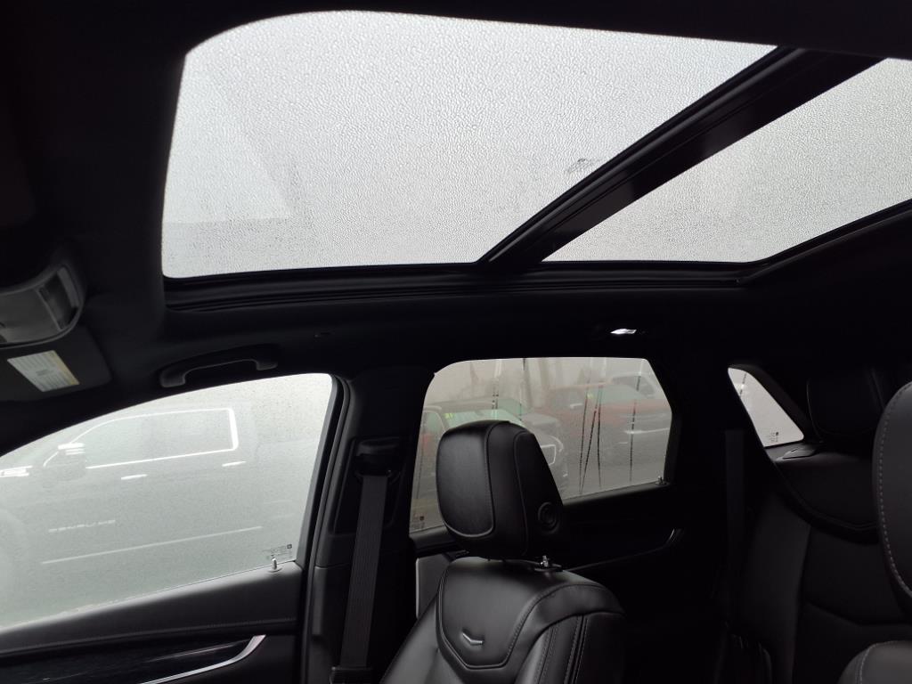 Vehicle image 23 of 34