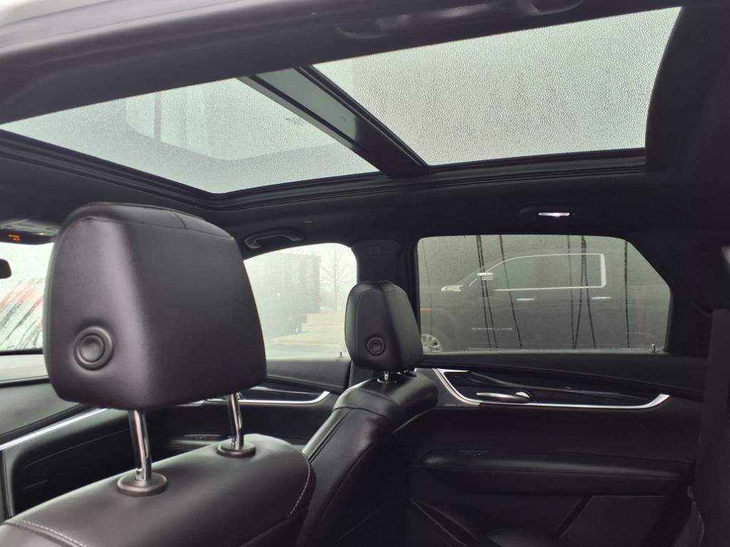 Vehicle image 15 of 34