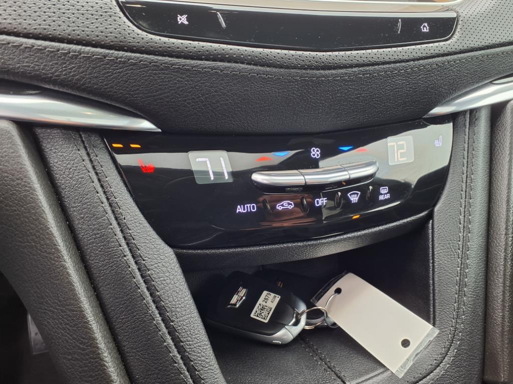 Vehicle image 29 of 34