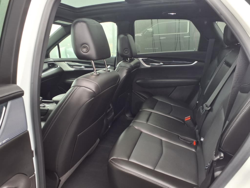 Vehicle image 14 of 34