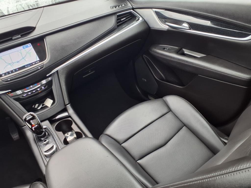 Vehicle image 18 of 34