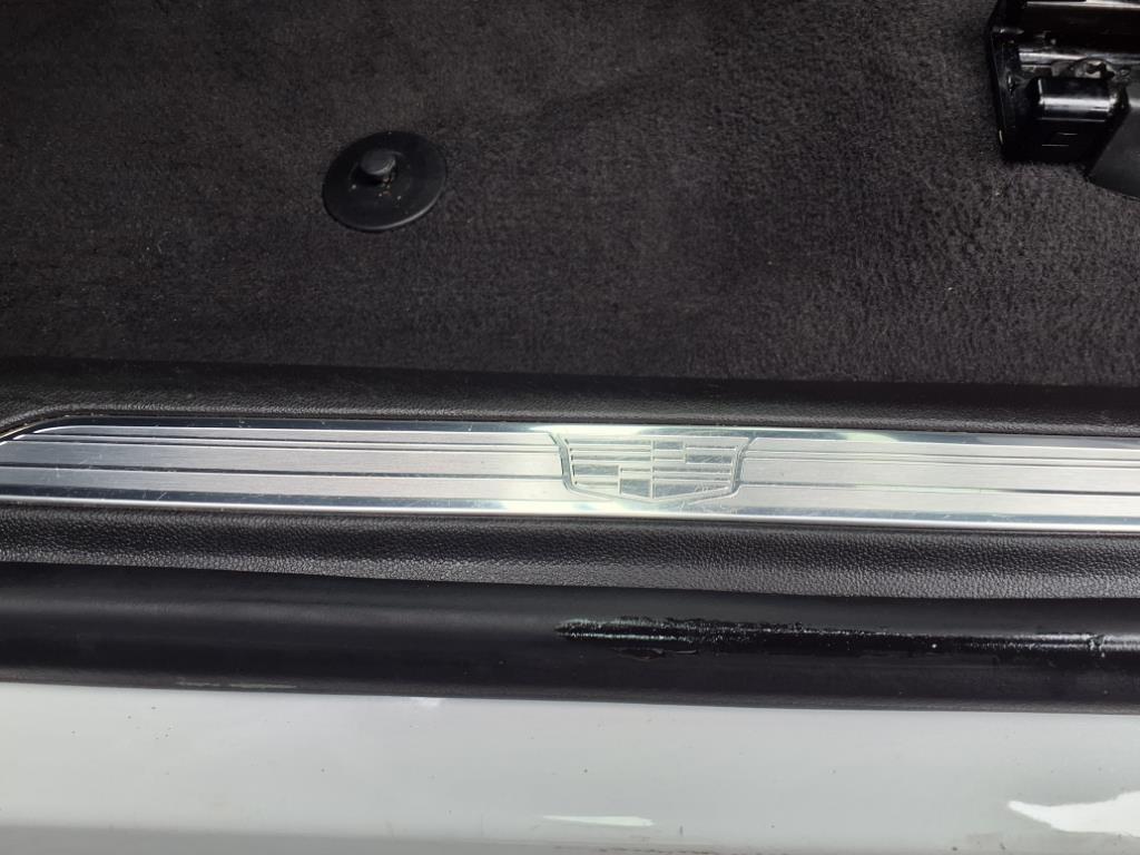 Vehicle image 21 of 34