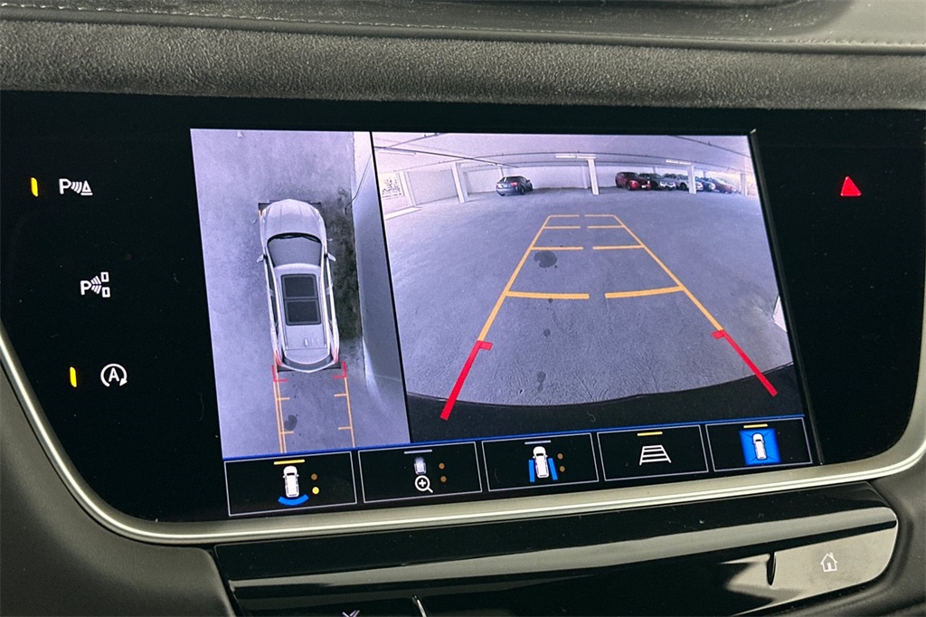 Vehicle image 27 of 32