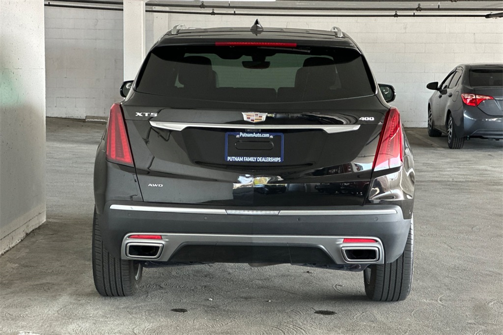 Vehicle image 4 of 32