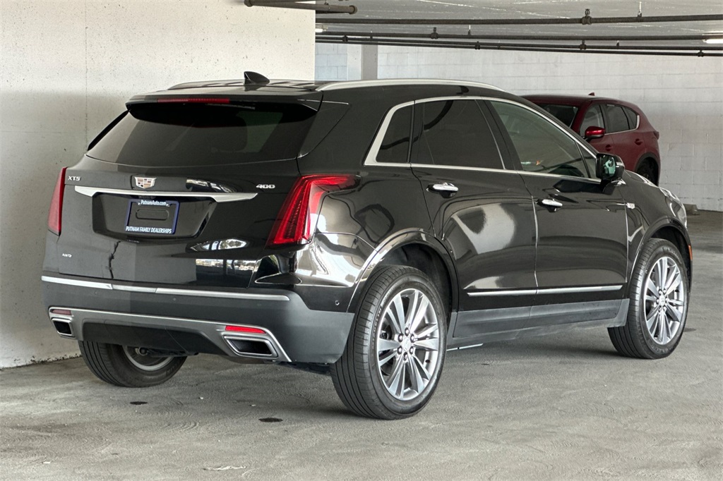Vehicle image 3 of 32