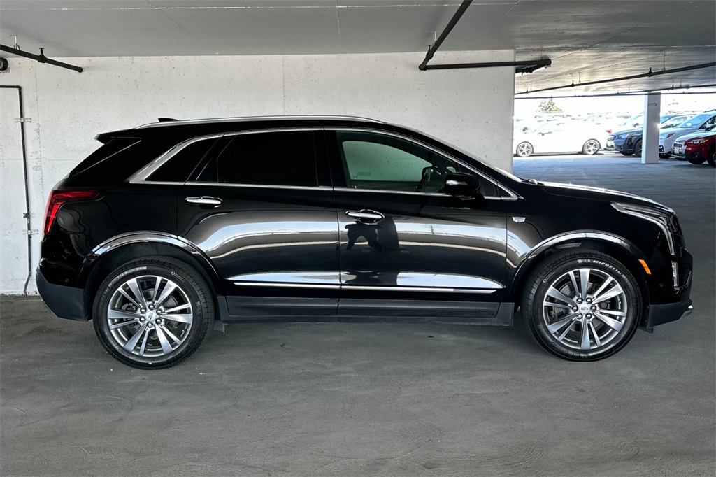 Vehicle image 2 of 32