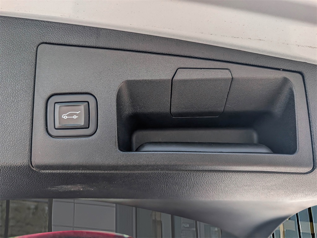 Vehicle image 24 of 36