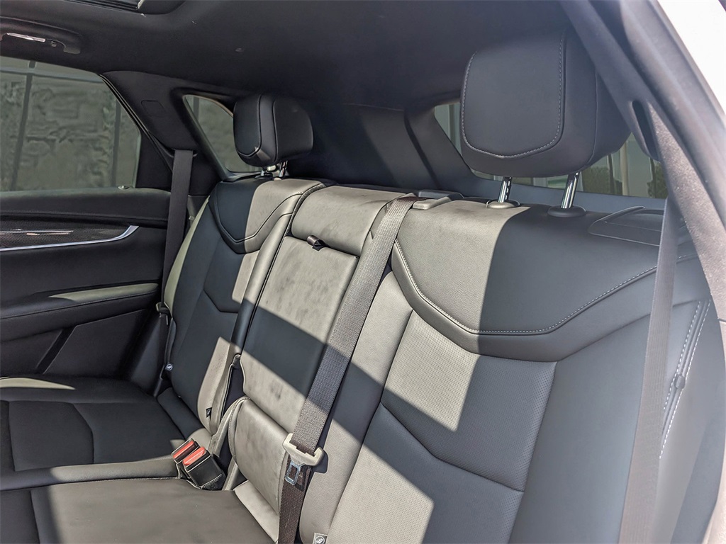 Vehicle image 13 of 36
