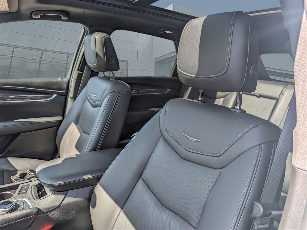 Vehicle image 10 of 36