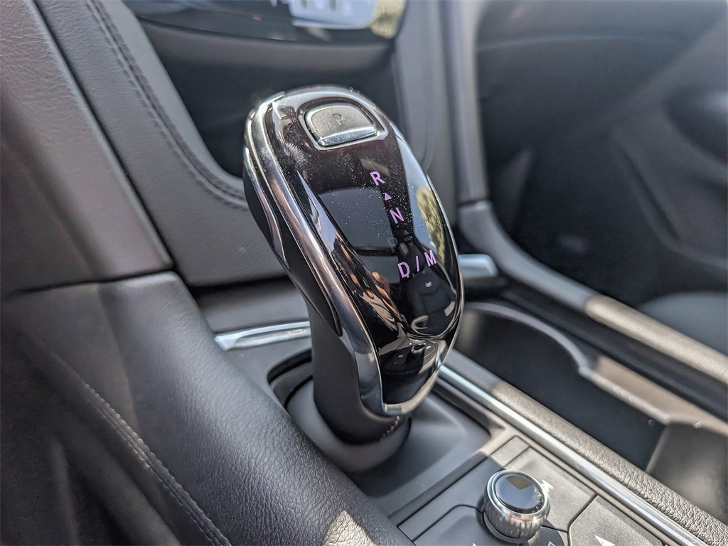 Vehicle image 32 of 36