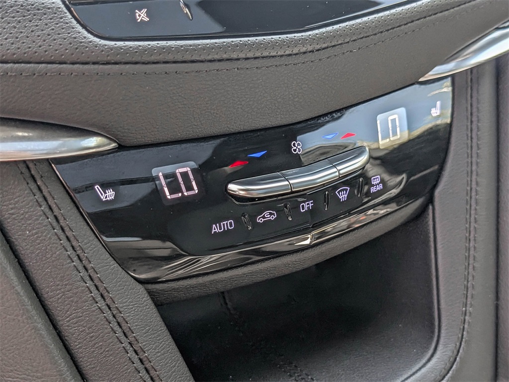 Vehicle image 25 of 36