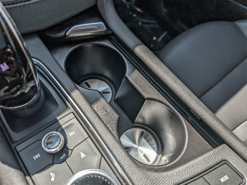 Vehicle image 22 of 36