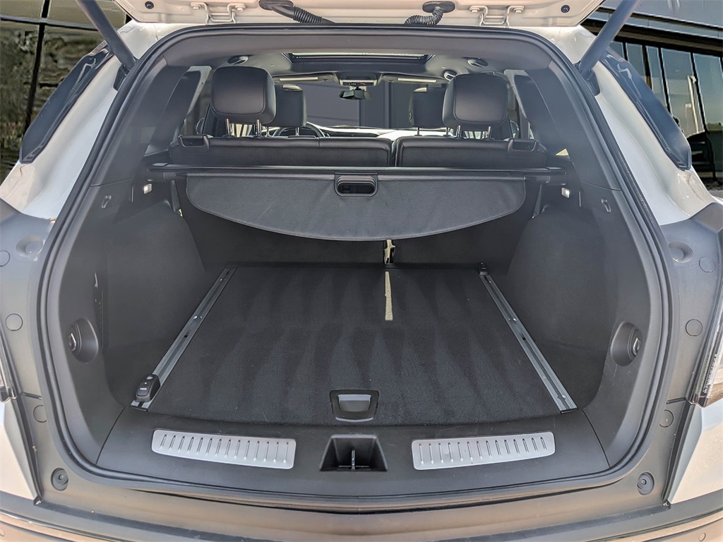 Vehicle image 7 of 36