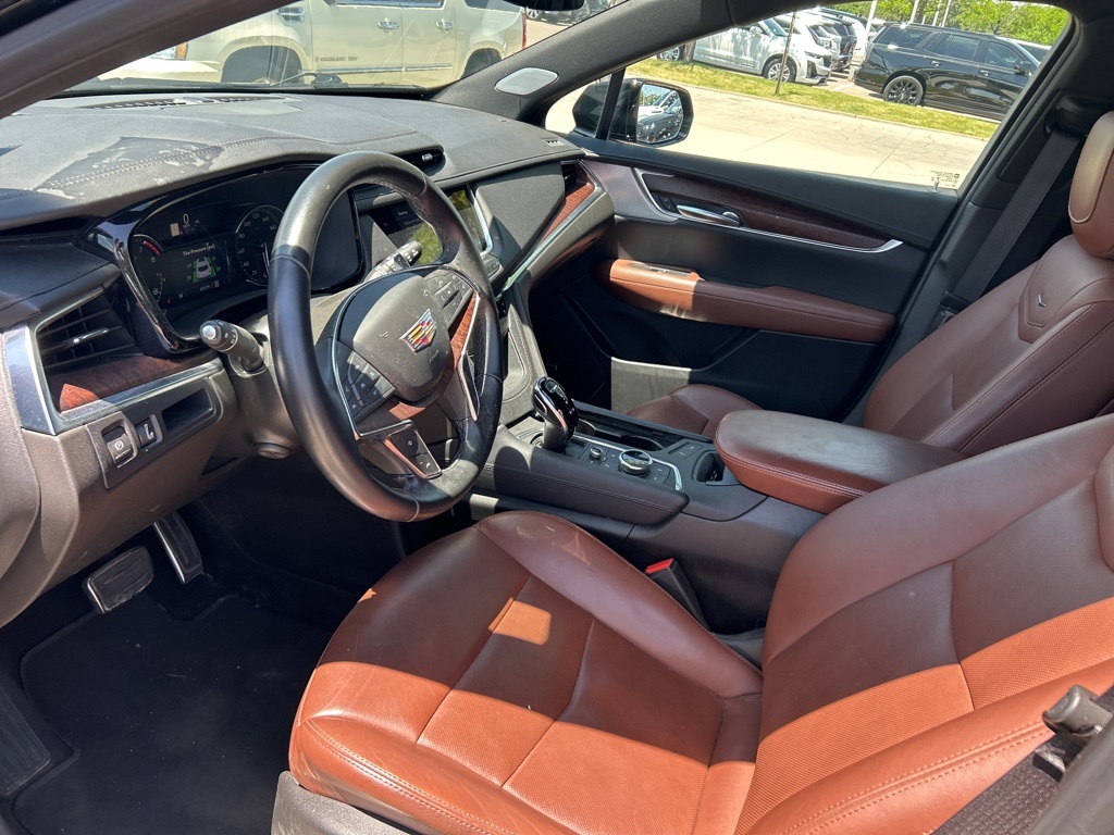 Vehicle image 16 of 27