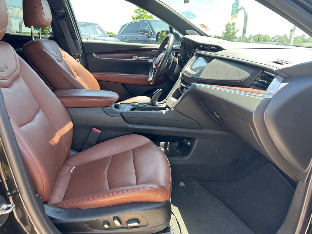 Vehicle image 25 of 27