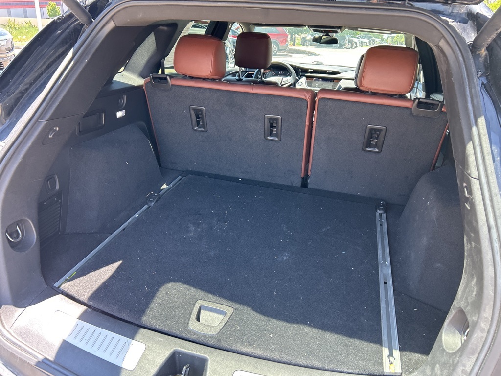 Vehicle image 12 of 27