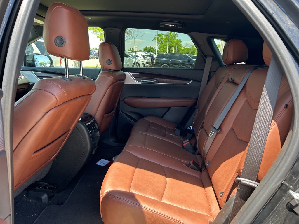 Vehicle image 18 of 27