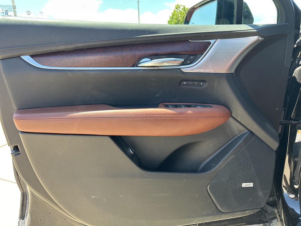 Vehicle image 13 of 27