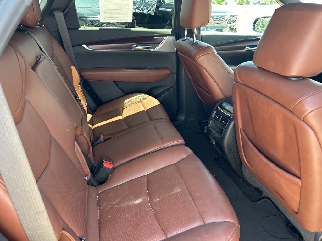 Vehicle image 24 of 27