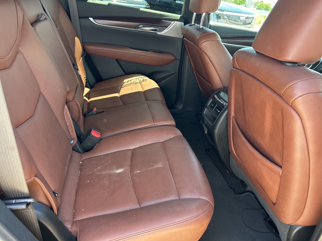 Vehicle image 23 of 27
